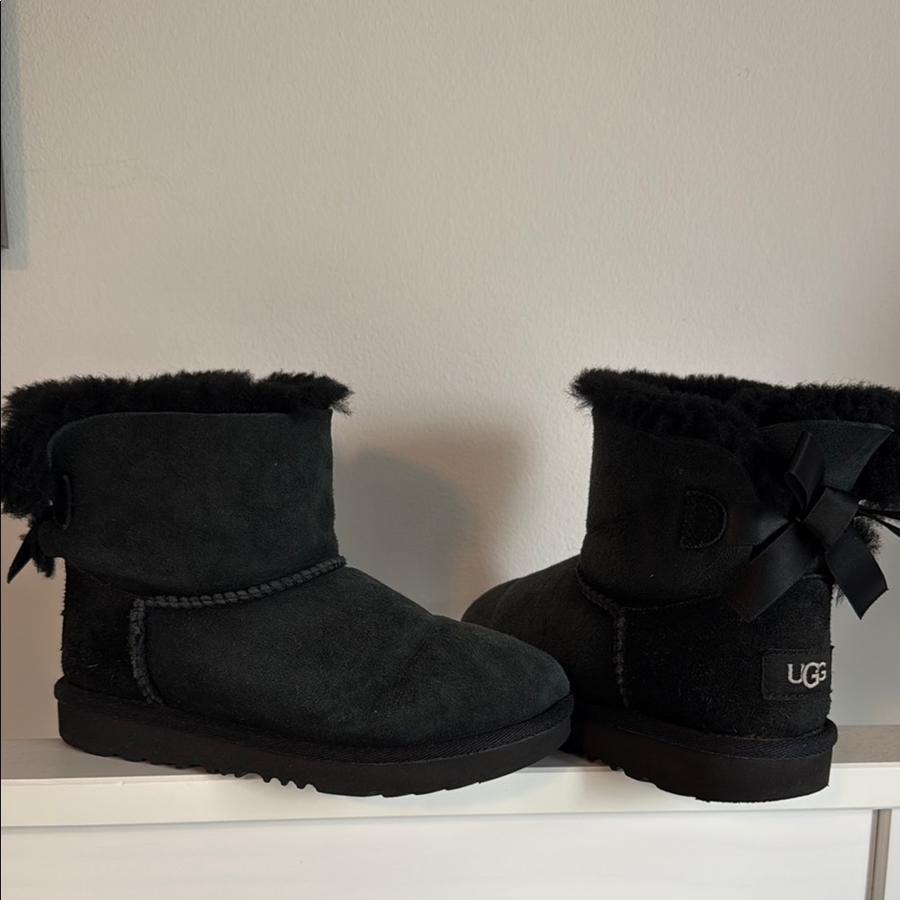 UGG Mini Bailey Bow II Water Resistant Bootie - Picture 4 of 4